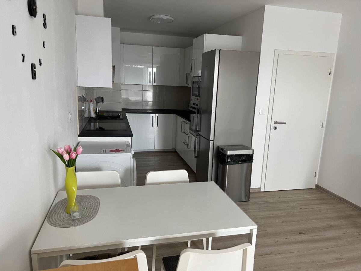 Beautiful 2 Bedroom Apartment Prostějov Exteriör bild
